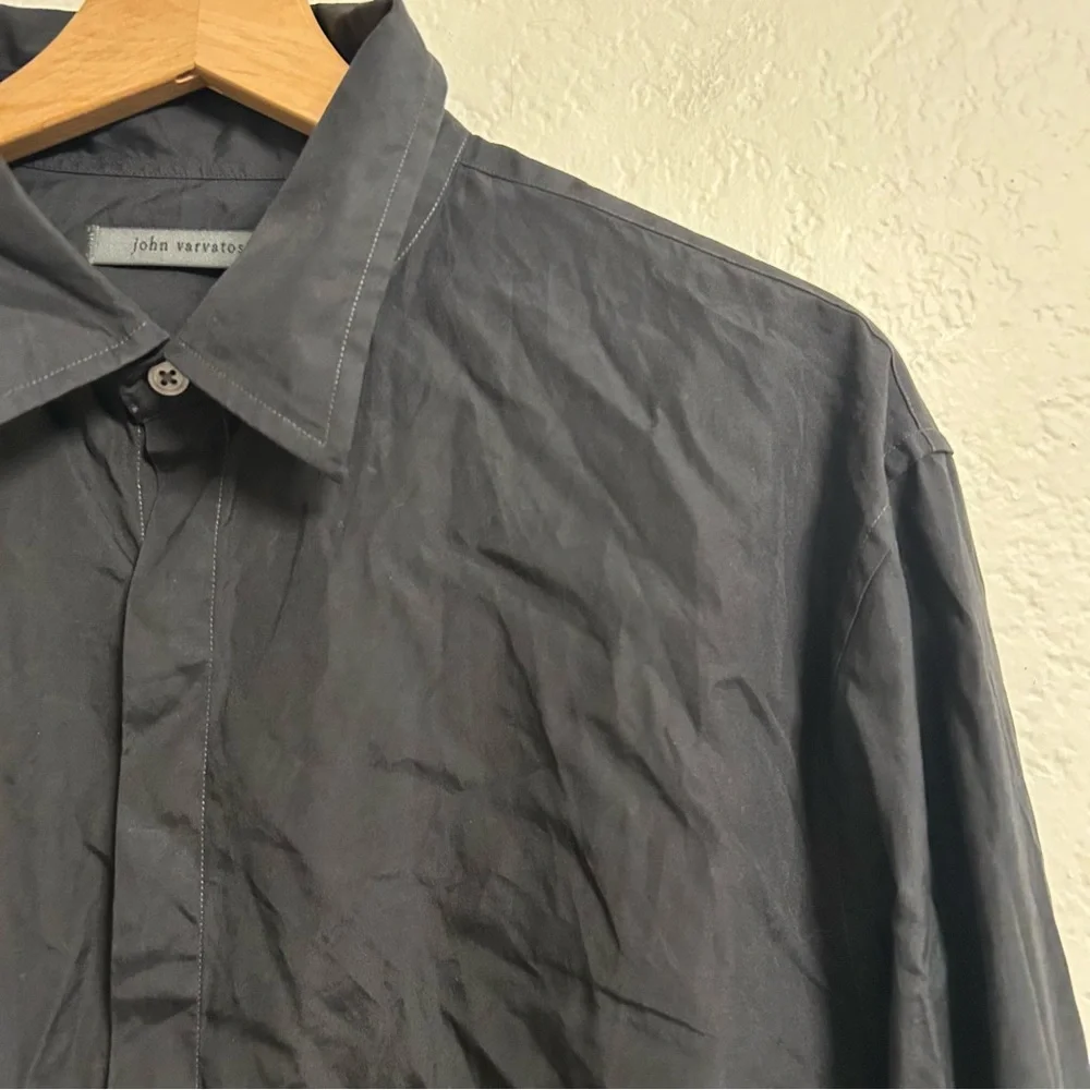 VTG John Varvatos Black‎ 100% Cotton Made in Hong Kong Dress Shirt, Size L